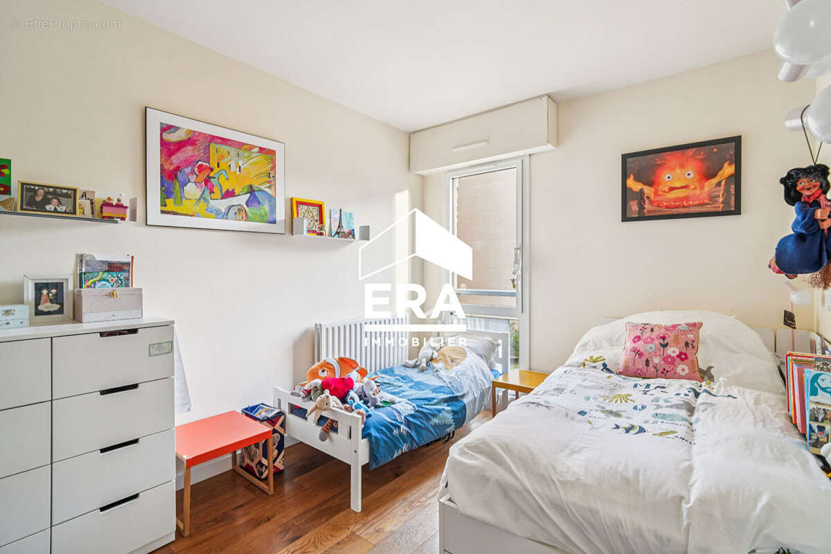 Appartement à COURBEVOIE