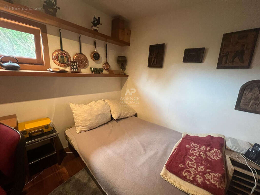 Commerce à HOUILLES