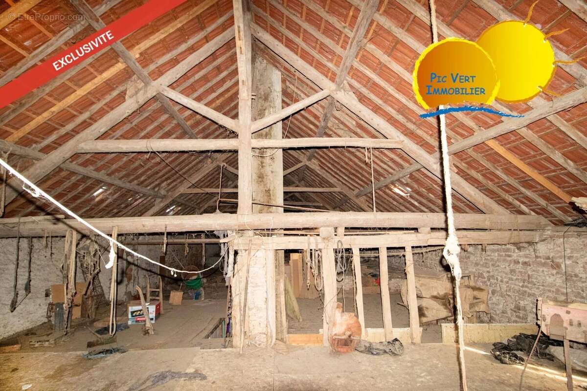 Longère à rénover avec terrain constructible de 6 382 m² - photo 7