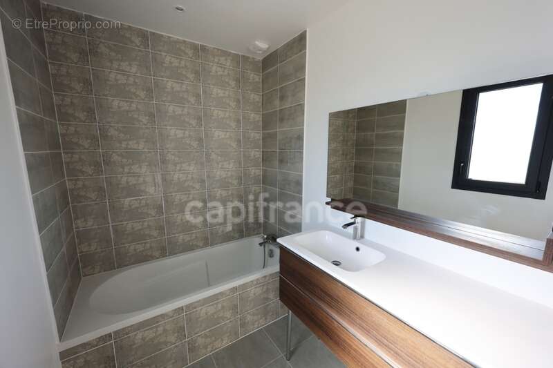 Maison à NOUAILLE-MAUPERTUIS