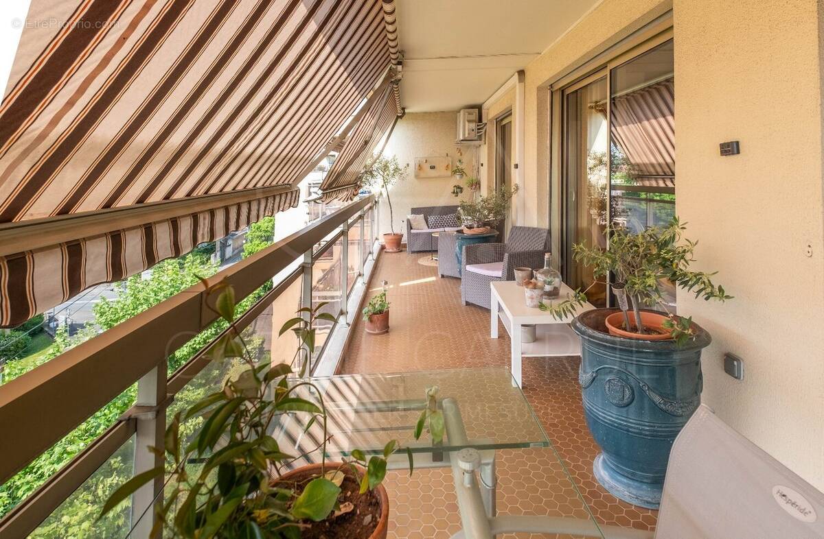 Appartement à TASSIN-LA-DEMI-LUNE