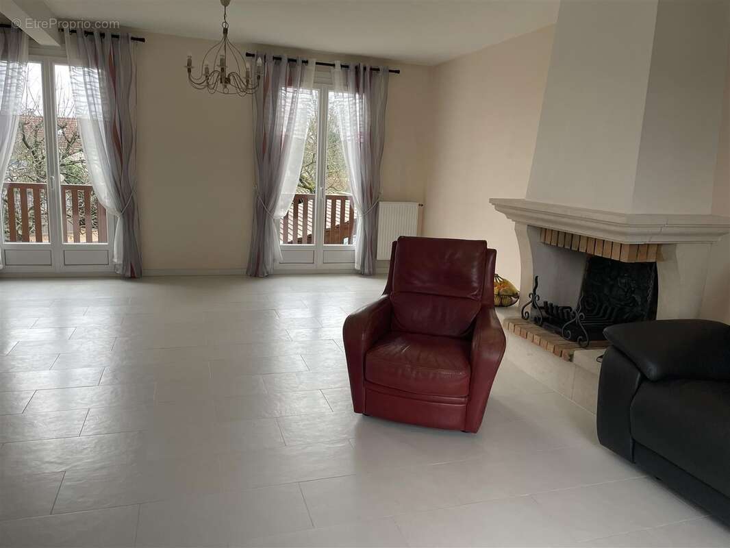 Maison à PONTAULT-COMBAULT