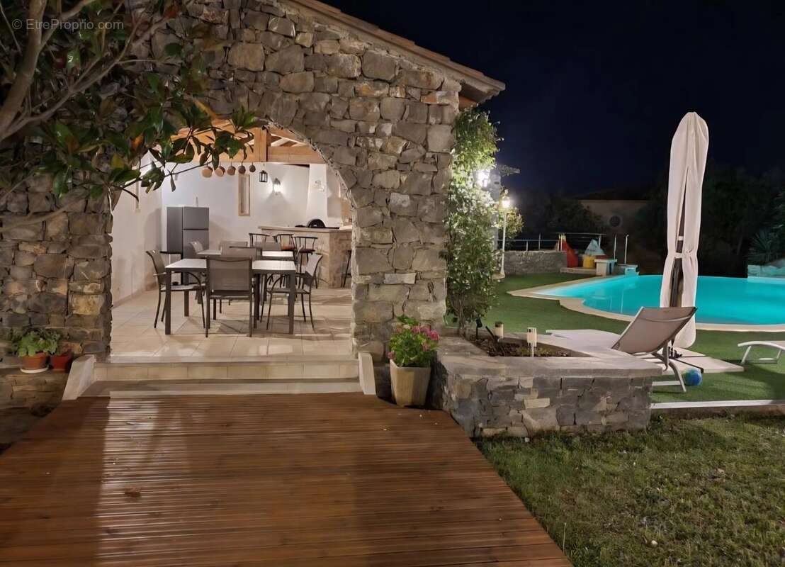 Maison à CAZEVIEILLE