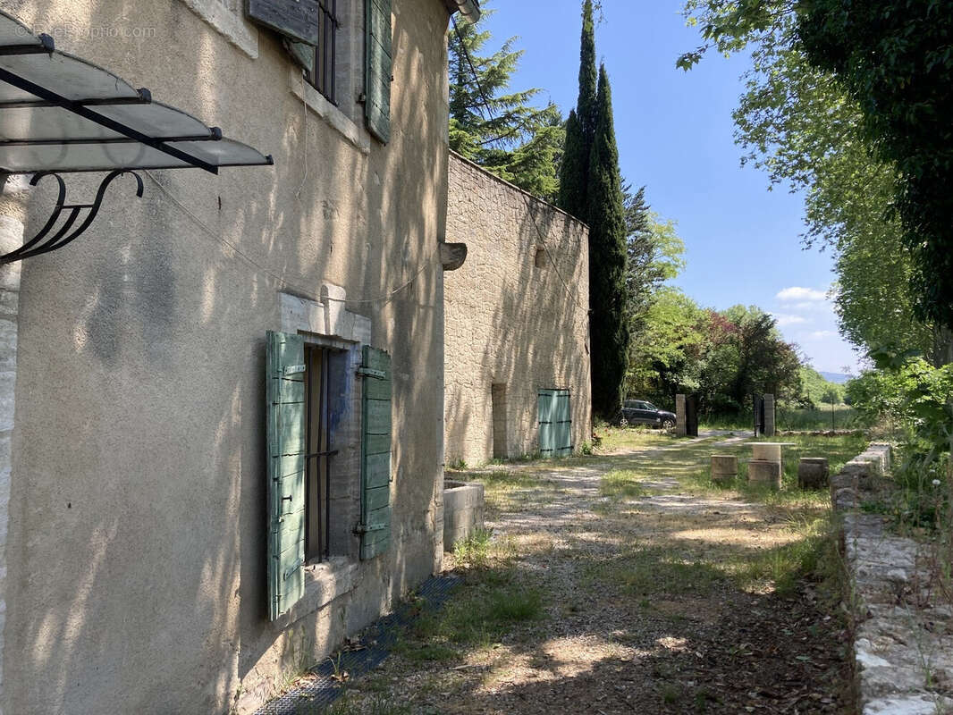 mas 117 m² avec remise et garage sur 1900 m² - photo 6