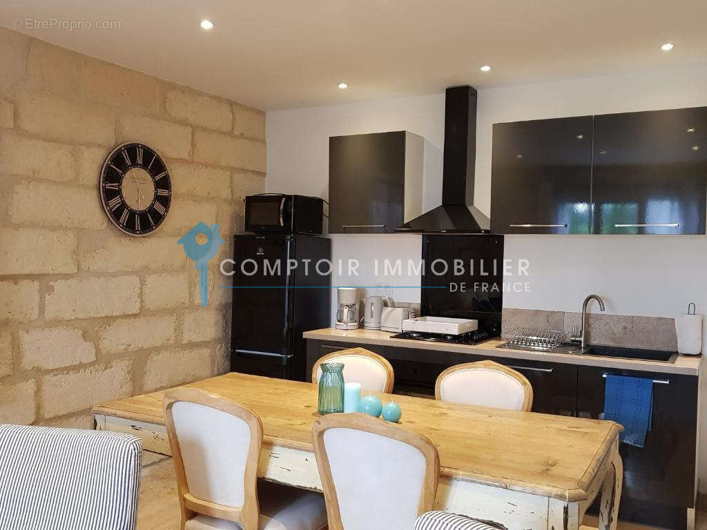 Appartement à SAINT-PIERRE-DE-MEZOARGUES