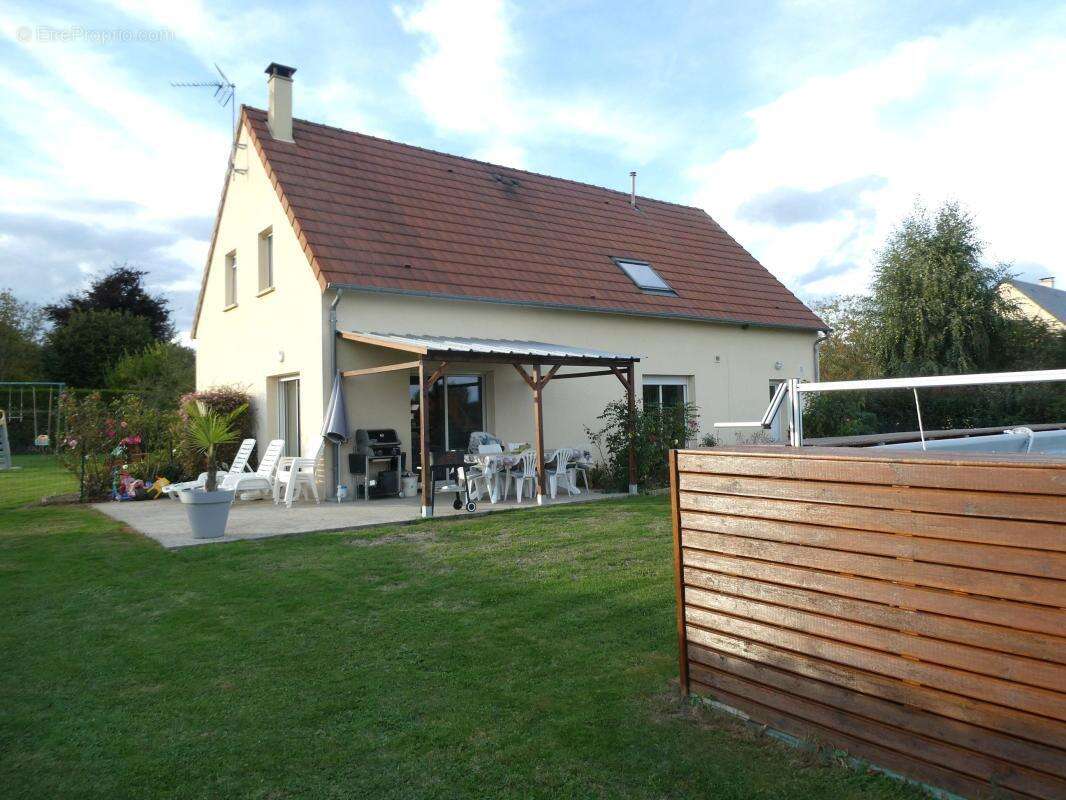 Maison à CLEVILLE