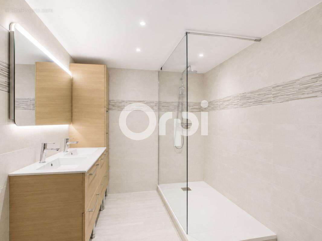 Appartement à FAYENCE