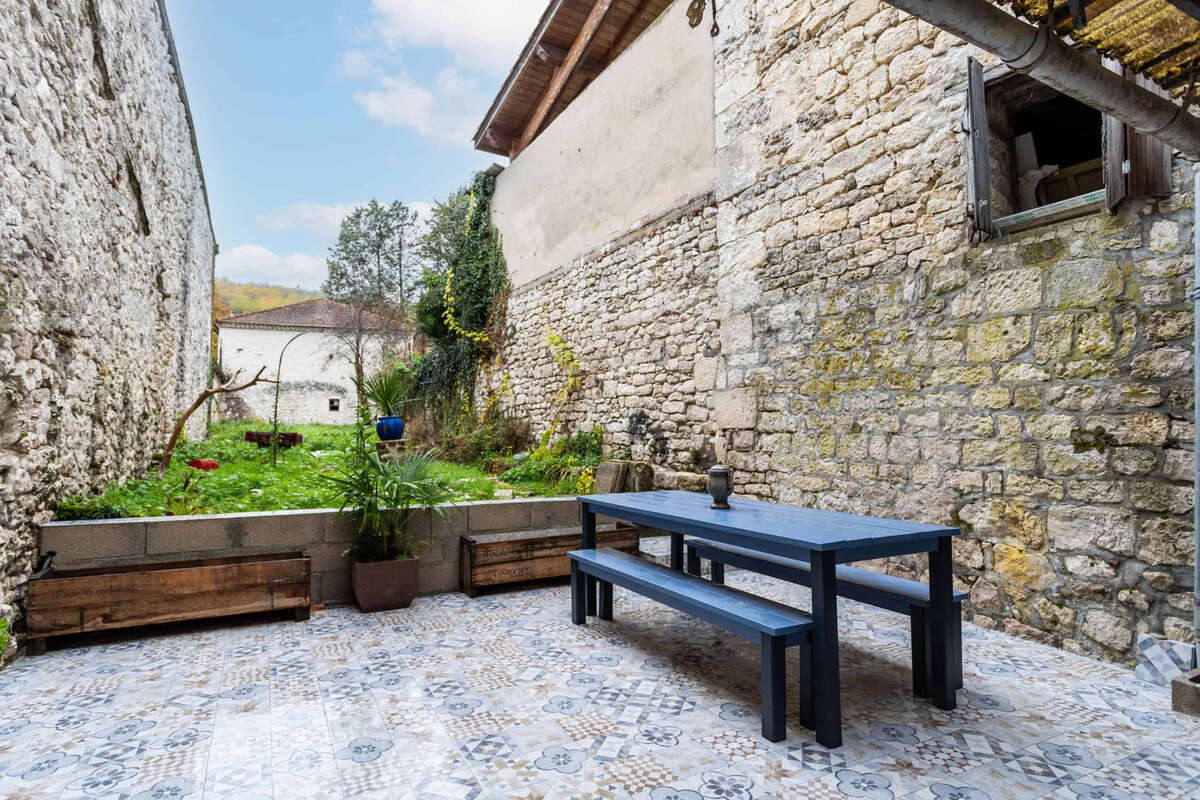 Village property with garden - photo 15