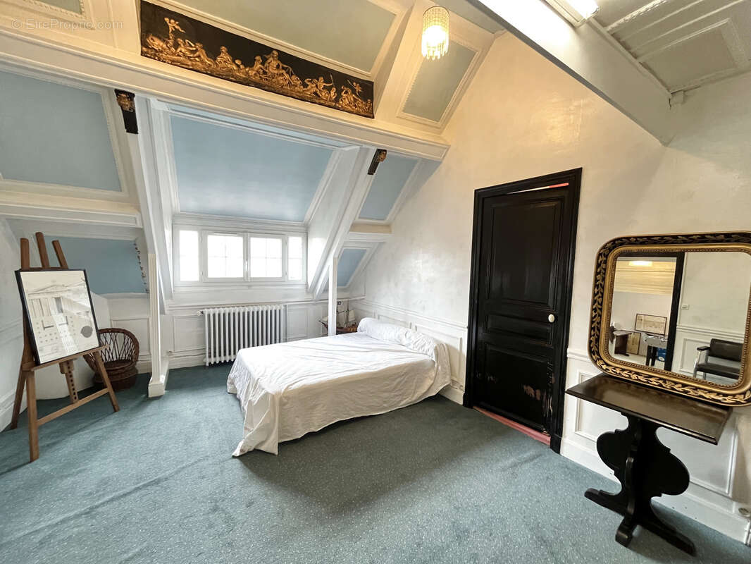 Maison à JOUY-LE-MOUTIER