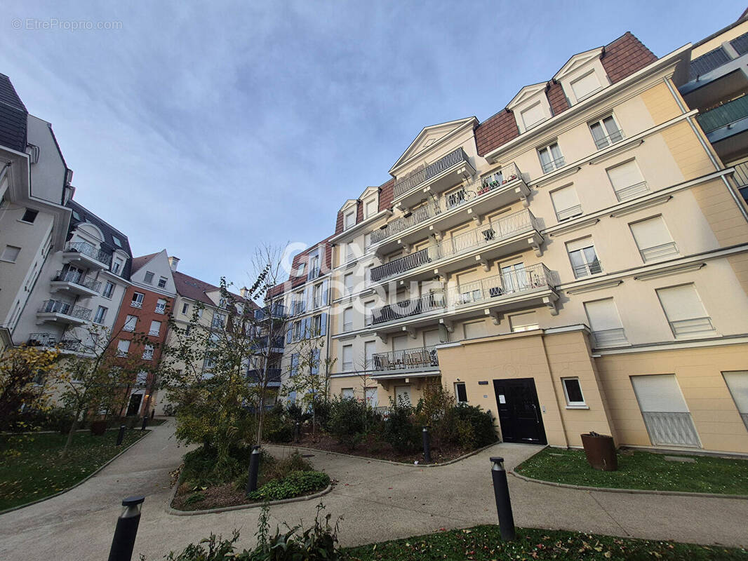 Appartement à LE BLANC-MESNIL