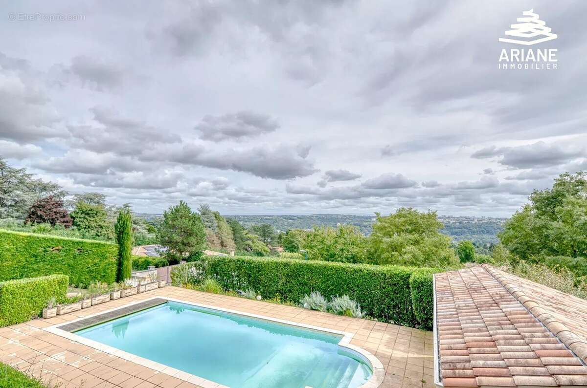 Maison à SAINT-CYR-AU-MONT-D&#039;OR