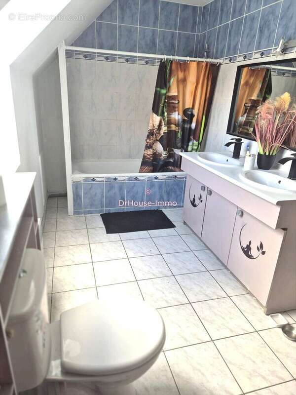 Maison à CRECY-LA-CHAPELLE