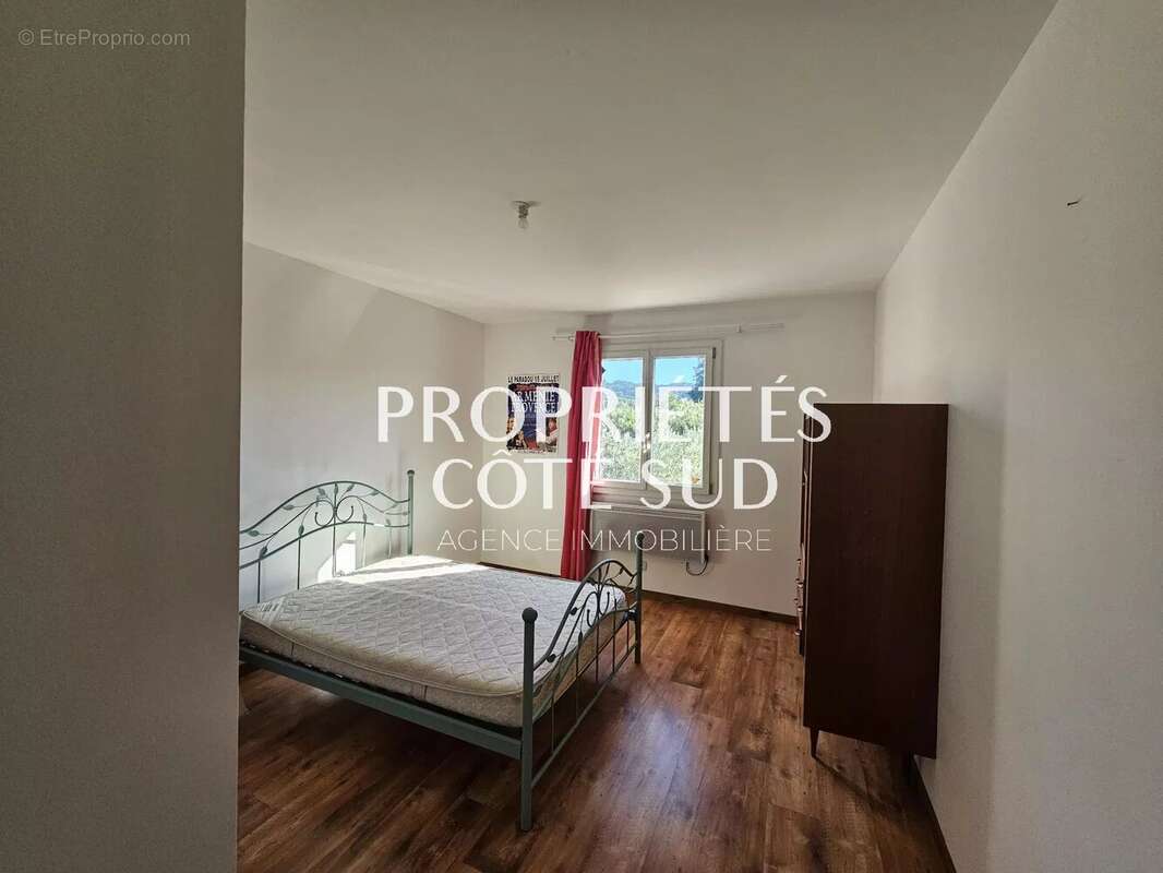 Maison à SAINT-VICTOR-LA-COSTE