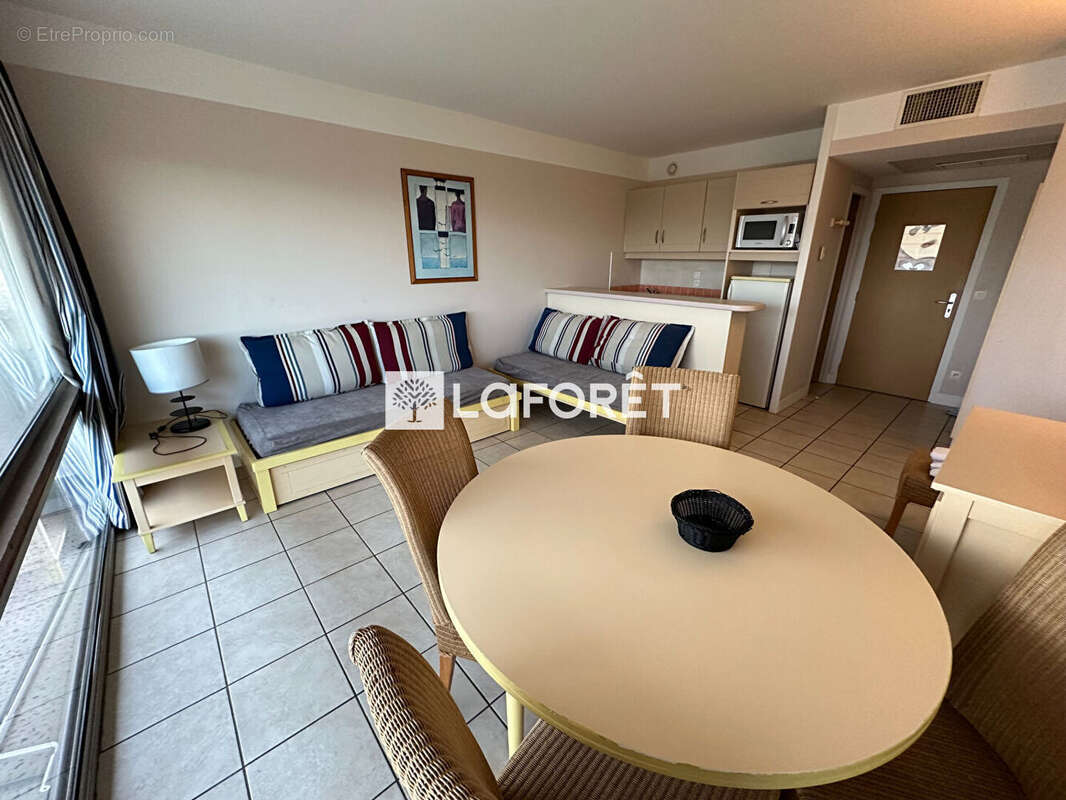 Appartement à SAINT-LAURENT-DU-VAR