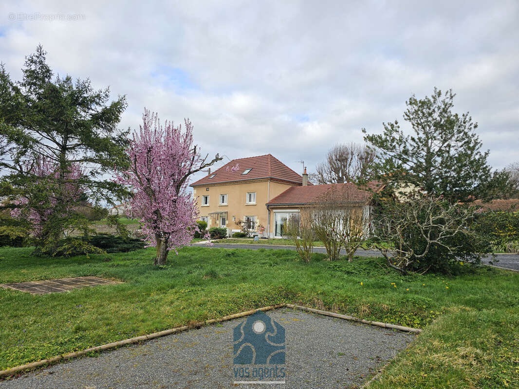 Maison à EFFIAT