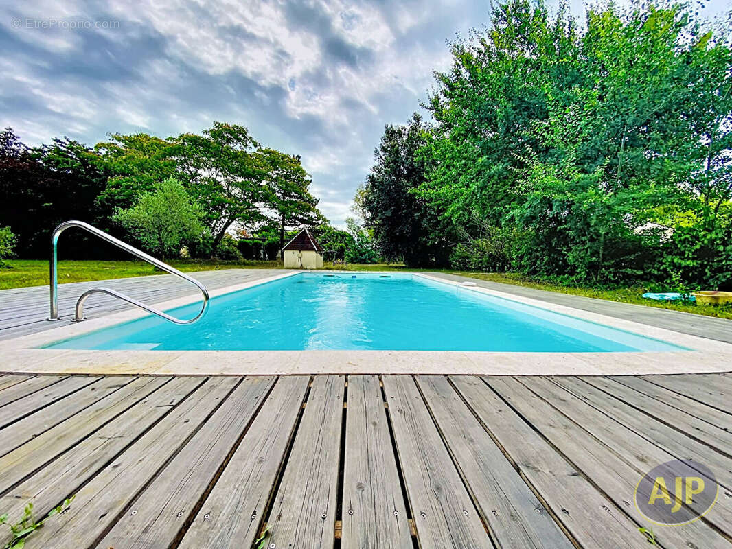 Gaillan - Landaise rénovée de 214m2 avec piscine ! - photo 3