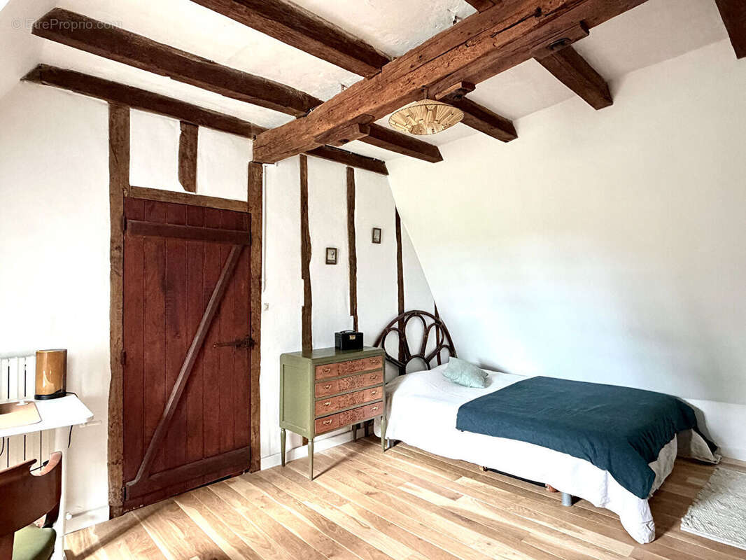Maison à SAINT-ANTOINE-DU-ROCHER