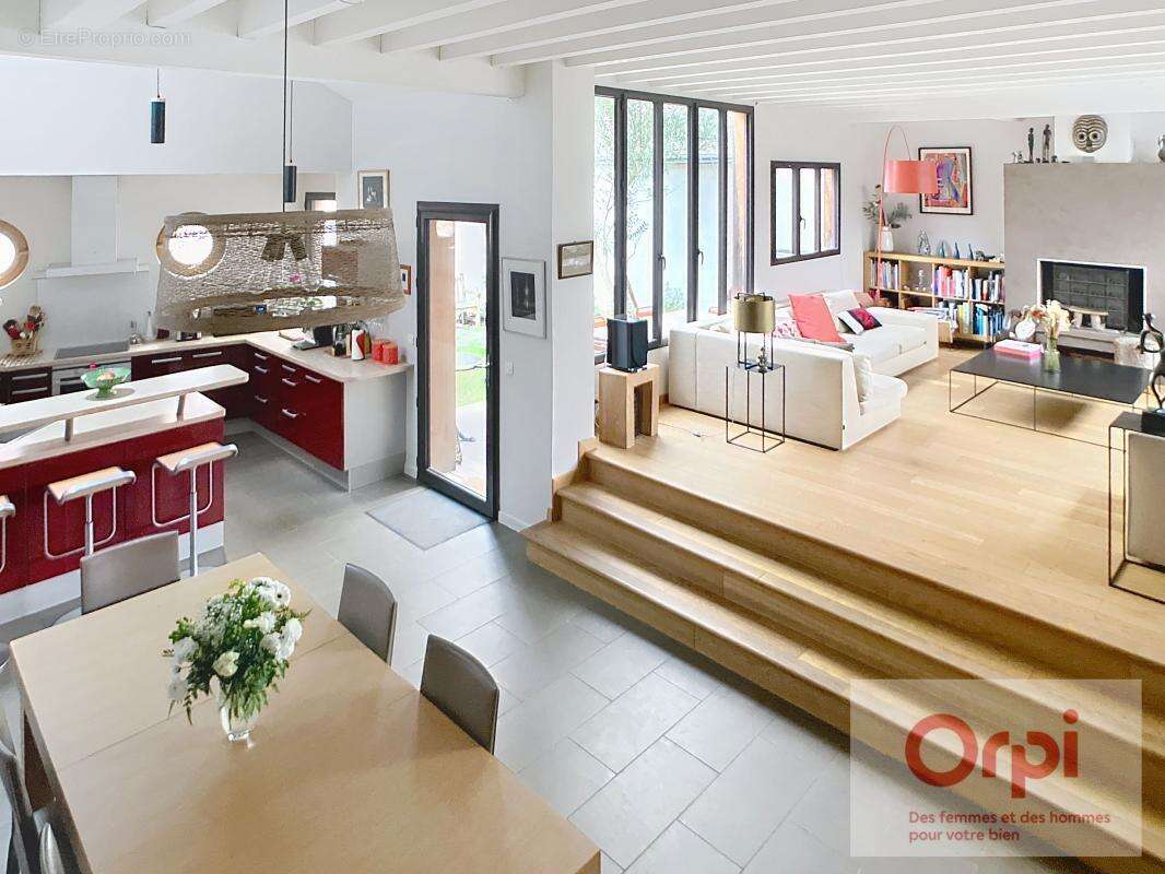 Maison à ISSY-LES-MOULINEAUX