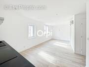 Appartement à CEYRESTE