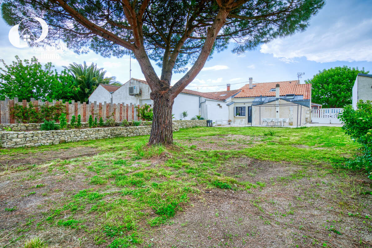Maison à MARENNES
