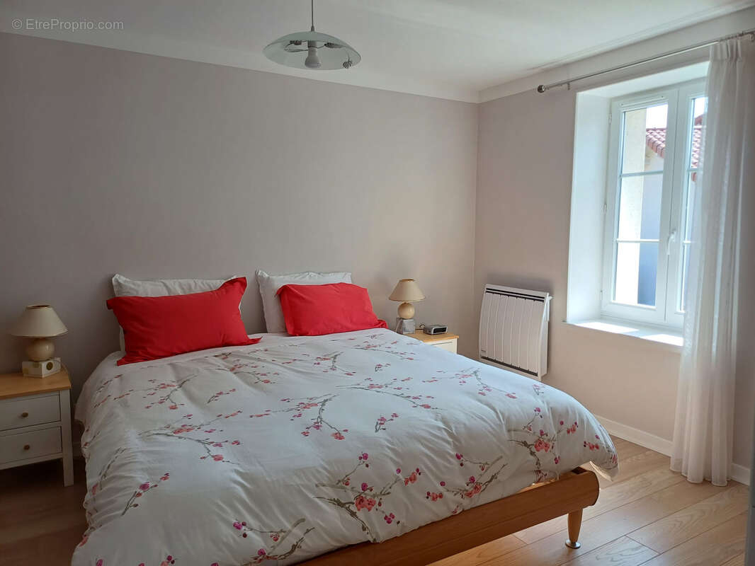 Maison à PUY-GUILLAUME