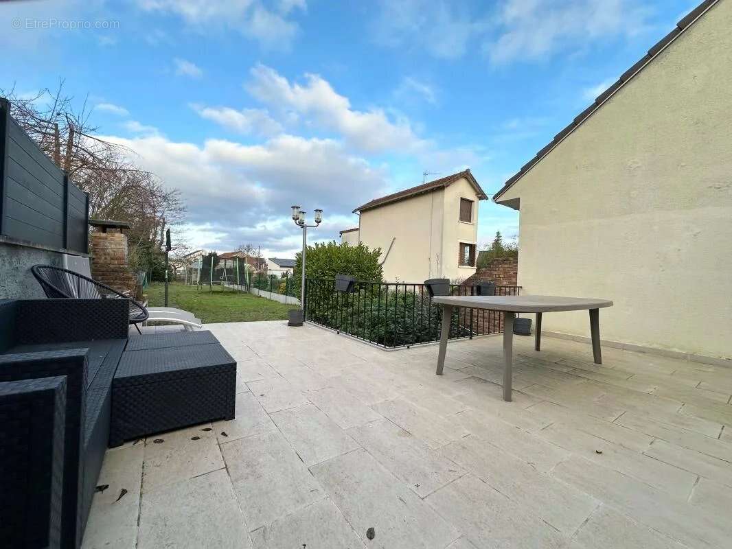 Maison à MONTIGNY-LES-CORMEILLES