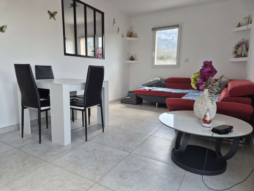 Appartement à PLAN-D'AUPS-SAINTE-BAUME