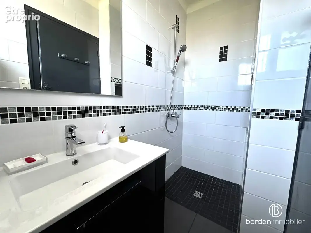 Maison 11 pièces -  208 m² - À seulement 1km des commodités de Challans - photo 13
