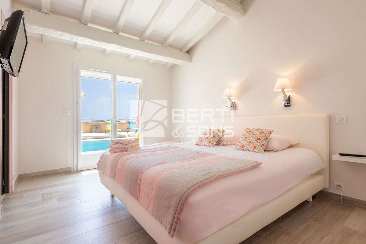 Agay domaine prive - villa 213 m² vue mer panoramique, piscine et jacuzzi - photo 14
