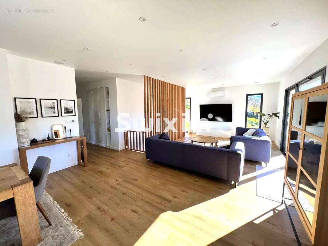 Maison à LONS-LE-SAUNIER