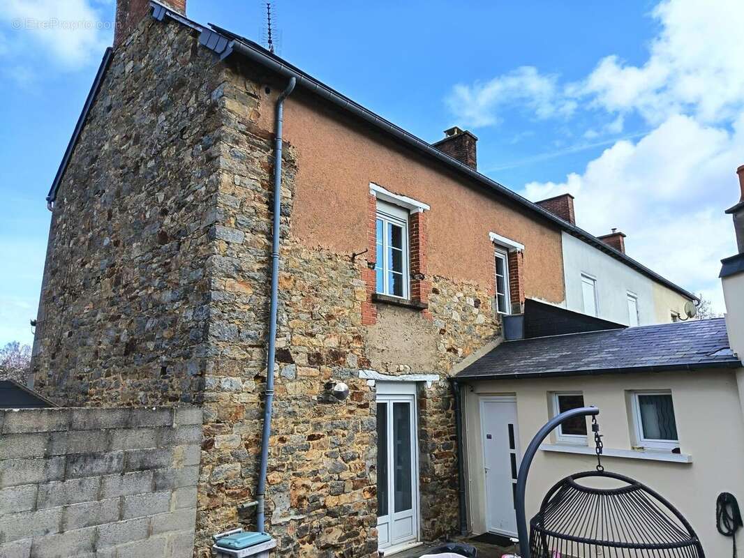 Photo 2 - Maison à MONTREUIL-SUR-ILLE