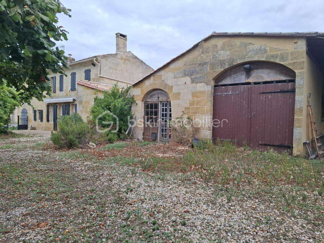 Maison en pierre d’environ 182 m²  Terrain d’environ 2 250 m²    33350 SAINT-GENÈS-DE-CASTILLON - photo 16