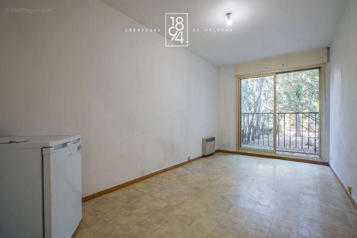 Appartement à MARSEILLE-5E