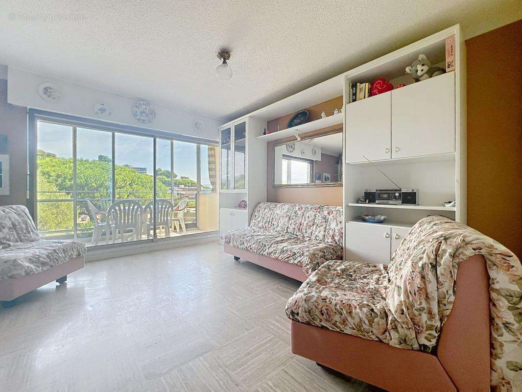 Appartement à VILLENEUVE-LOUBET