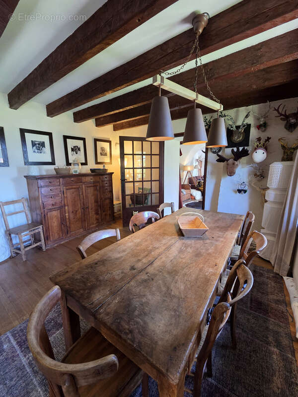 Maison à ENCHASTRAYES
