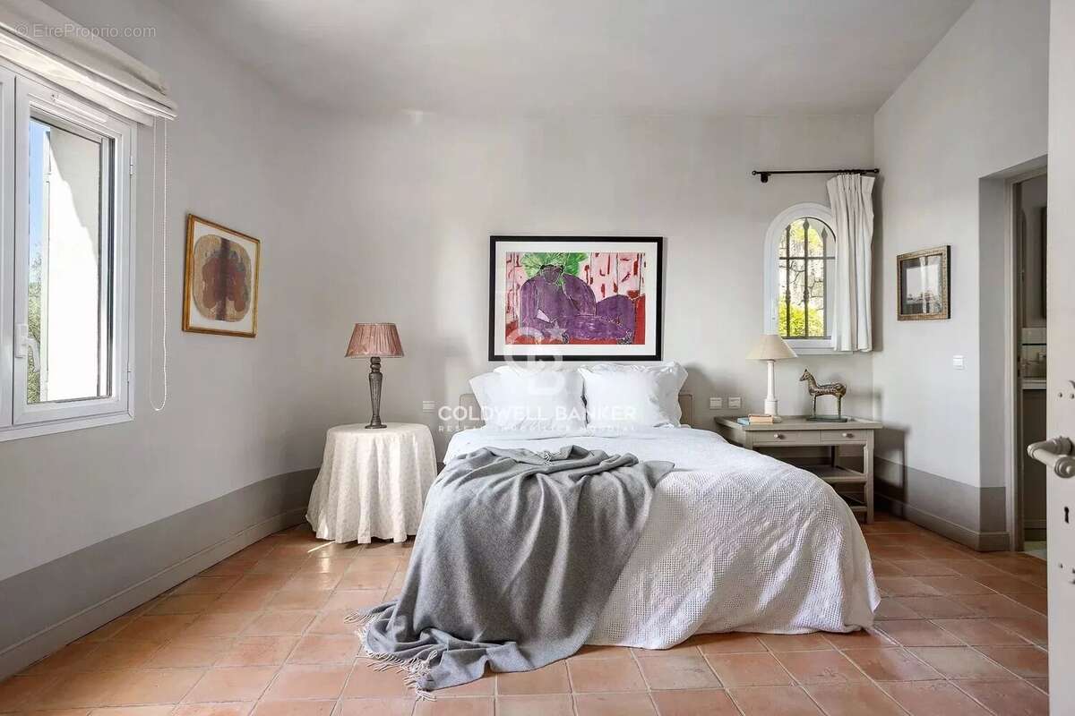 Maison à VALBONNE