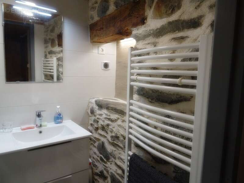 En Savoie (73), à vendre Vallée de La Maurienne, maison P8 rénovée, cave, voutes, terrain, combles, stations de ski, 3 vallées - photo 32