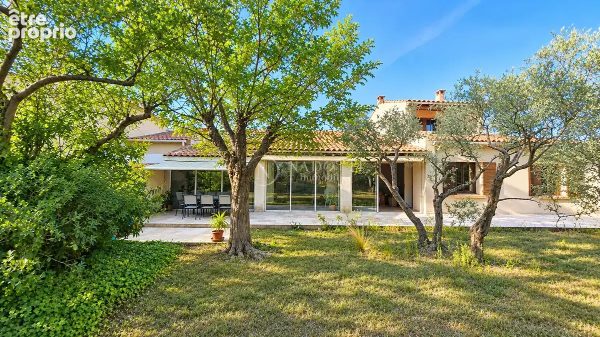 Superbe  villa individuelle de 150 m² traditionnelle sur 2260 m² de terrain clos - photo 2