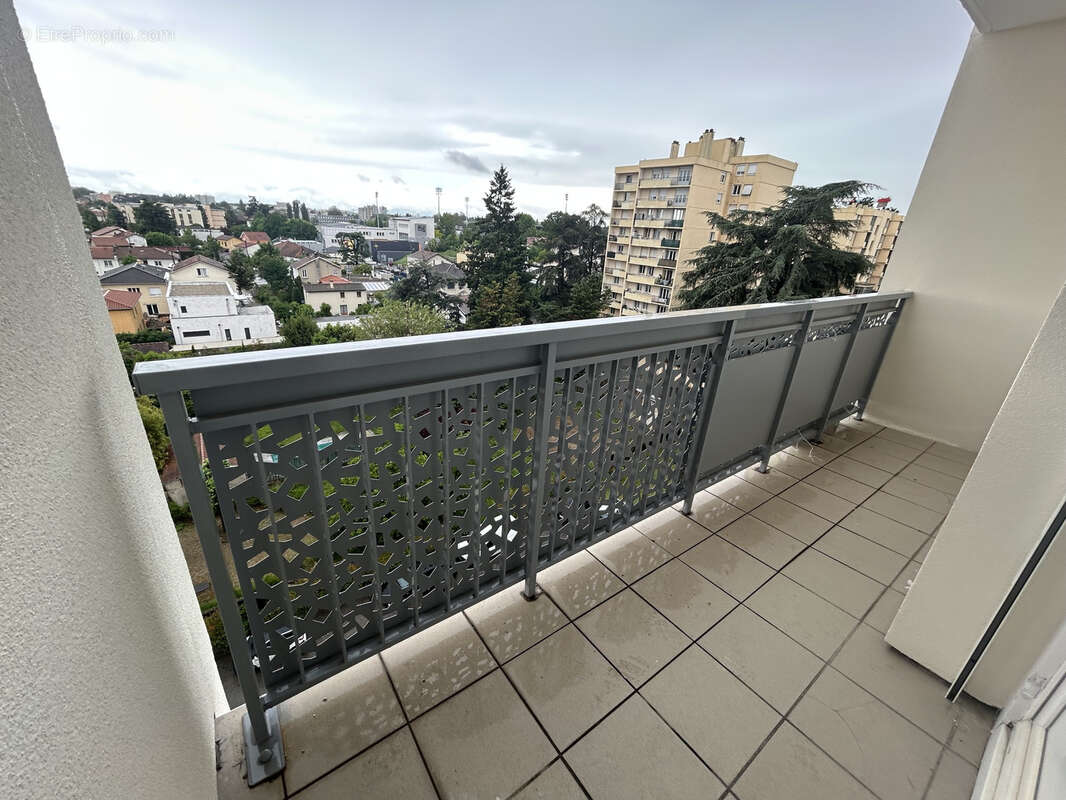 Appartement à BRON