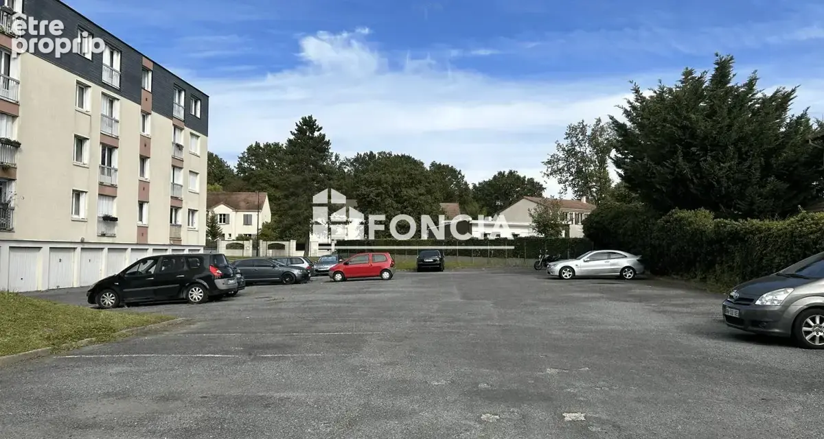Parking à LE PLESSIS-TREVISE