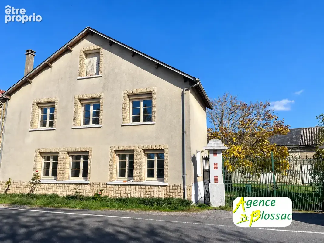 Maison ancienne avec dependances , axe mirebeau- neuville de poitou - photo 2