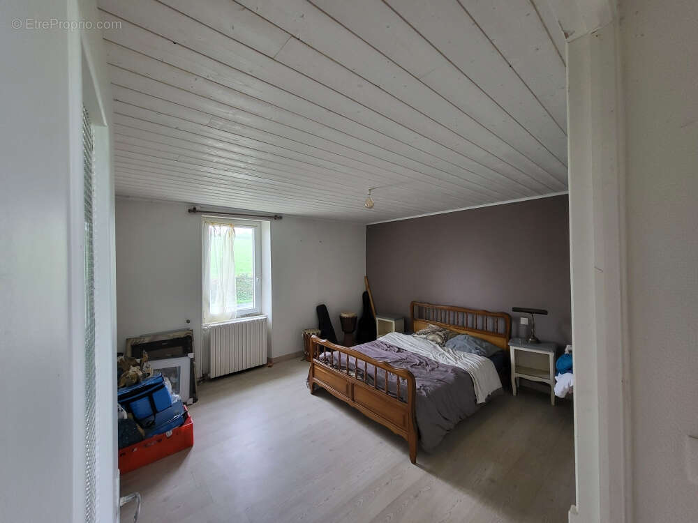 Maison à ALMONT-LES-JUNIES