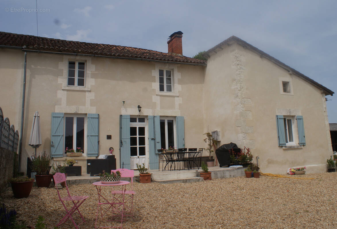 Maison à AUBETERRE-SUR-DRONNE