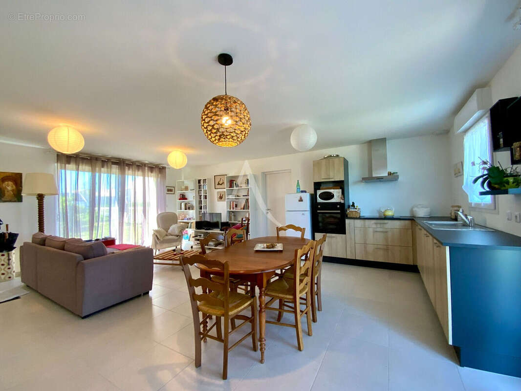 Maison à SAINT-SIMON-DE-BORDES