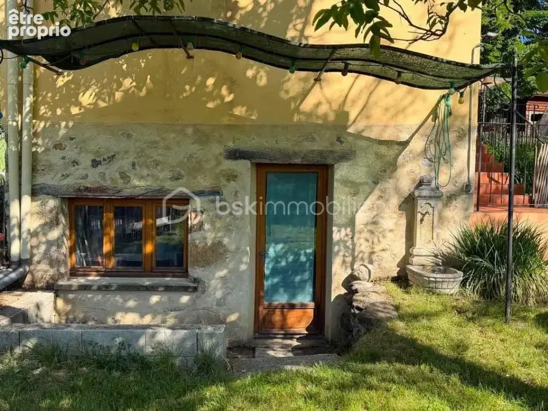 THOARD - Maison coup de cœur ! 68m² - 2 chambres - terrasse - terrain - photo 3