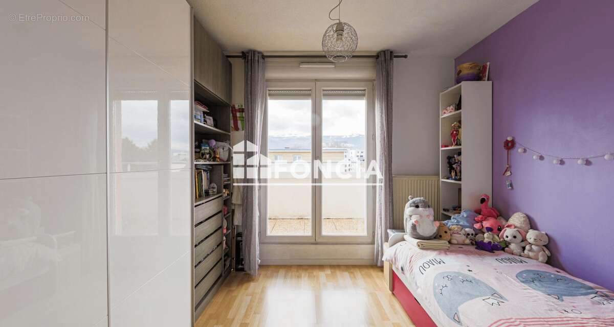 Appartement à SAINT-MARTIN-D'HERES