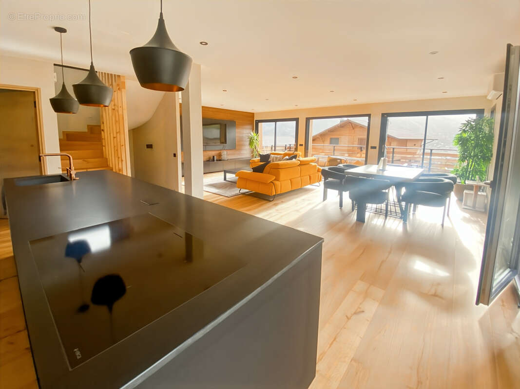 Passy coteau chalet t5 190 m2 827 000 € - photo 2