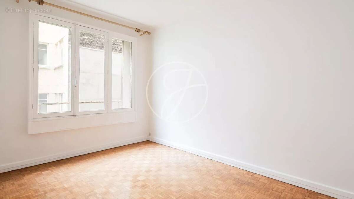 Appartement à PARIS-7E