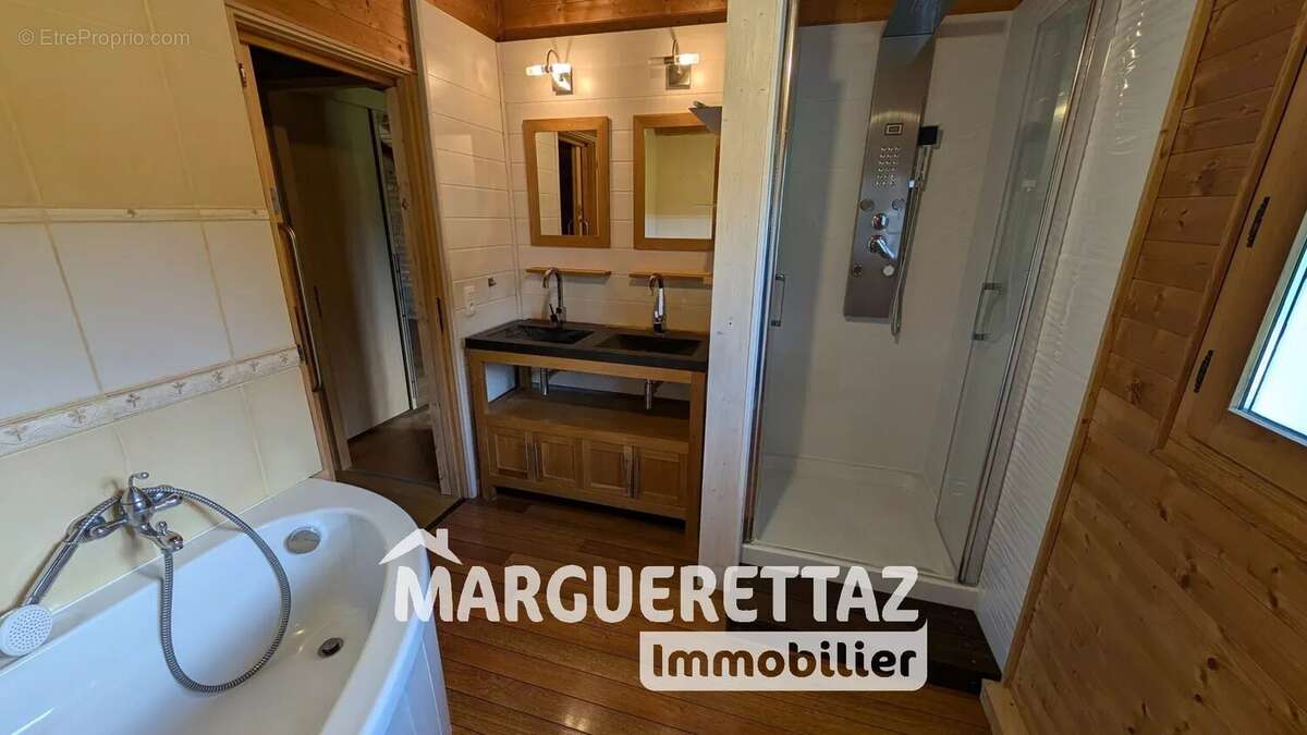 Maison à PEILLONNEX