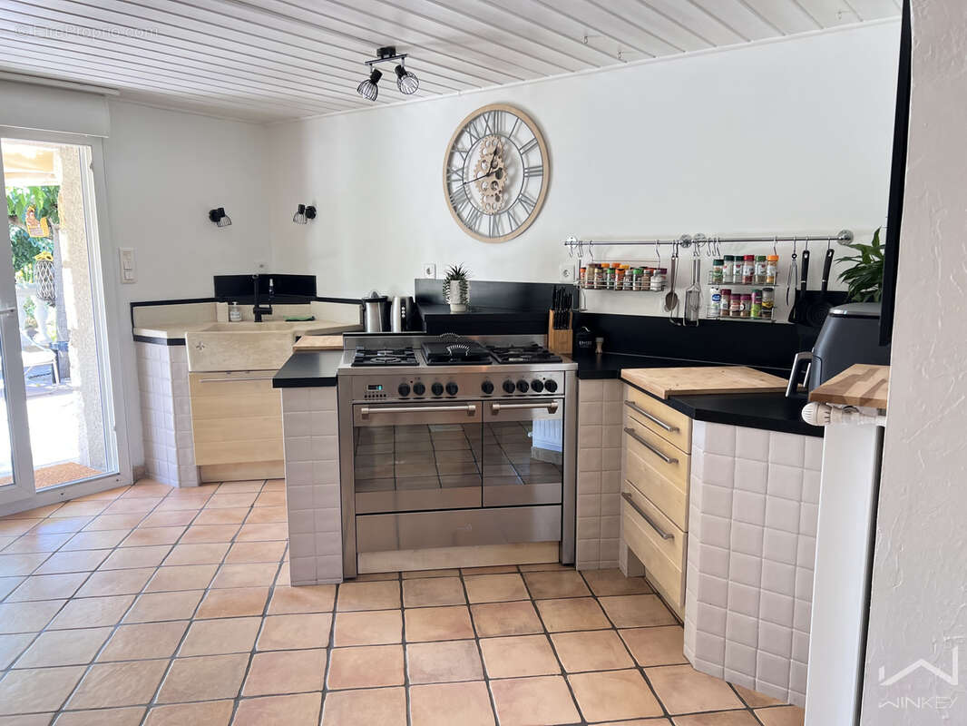 Maison à LA GARDE-ADHEMAR